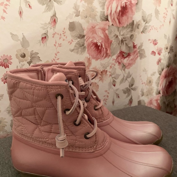 New pink Sperry saltwater Quilted duck boot - Picture 3 of 6
